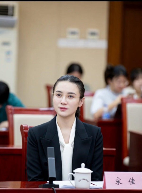 宋佳白玉兰夺最好，别再喊“小宋佳”，真实实力藏不住
